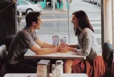 Nhìn người yêu của con: 2 dấu hiệu cha mẹ từng trải luôn soi kỹ trước khi gật đầu, dấu hiệu số 1 bỏ qua dễ hối hận
