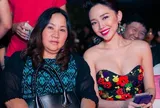 Chỉ một dòng tin nhắn từ mẹ, Tóc Tiên nghẹn ngào "Trái Đất mãi không thể hình vuông được"