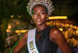 Ban ngày lái cần cẩu, tối "đội" vương miện: Hành trình khó tin của Á hậu Miss Grand Ghana 2026