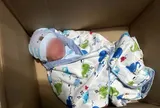 Nhói lòng hình ảnh em bé sơ sinh bị bỏ rơi trong thùng giấy lúc 00h20, kèm lời nhắn tiết lộ "bí mật"