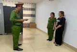 Bắt người mẹ trẻ đánh con tử vong: Khoảnh khắc trong lúc nấu ăn dẫn đến bi kịch