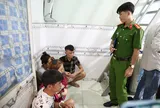Đột kích phòng trọ số 7 ở Long Xuyên, phát hiện "chuyện động trời" của nhóm nam nữ trẻ tuổi