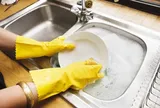 Rửa bát theo cách này, nhiều người không ngờ đang tạo điều kiện cho vi khuẩn sinh sôi khắp căn bếp