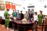 Bí mật phía sau những tài khoản ngân hàng giúp đường dây lừa đảo xuyên quốc gia rút tiền của nạn nhân