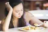 Cơ thể “kêu cứu” qua 8 dấu hiệu ít ai ngờ liên quan đến tiêu hóa