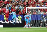 Thủ môn từng bị Quang Hải chọc thủng lưới bất ngờ hóa "người nhện", khiến Ronaldo ôm hận ở World Cup 2026