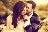 Chồng giận tới đâu, vợ làm 6 điều này thì cũng "mềm như bún"