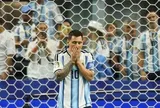 Gục ngã trước chấm phạt đền, Messi vừa tự phá vỡ một kỷ lục buồn không ai ngờ tới