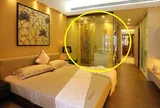 Vì sao nên bật đèn phòng vệ sinh khi ngủ qua đêm ở khách sạn?