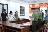 Thi hành lệnh bắt tạm giam Hoàng Thanh Huyền SN 1997