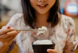 Ăn cơm vào buổi sáng có tốt không?
