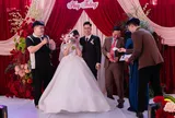 Em trai khóc nghẹn trong lễ cưới chị gái, bất ngờ nổi tiếng vì lời chúc "có một không hai"