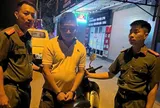 Điều khiển xe máy trong đêm với biểu hiện nghi vấn, lộ diện chân tướng Đỗ Văn Mạnh