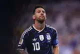 Messi đi vào lịch sử, Argentina khép lại vòng bảng bằng chiến thắng thuyết phục