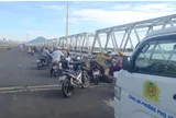Thương tâm người mẹ bất ngờ nhảy cầu ngay trước mặt con trai