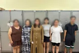 Công an ập vào nhà dân, phát hiện 5 phụ nữ và 1 người đàn ông đang "làm chuyện mờ ám", vật chứng được tìm thấy dưới gầm giường