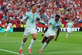 Chỉ làm được duy nhất một điều này, Ronaldo vẫn được FIFA chọn là Cầu thủ xuất sắc nhất trận