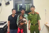 Hoàn cảnh đáng thương của bé gái 3 tuổi đi lạc trong đêm, may mắn gặp "ân nhân"