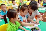 Thống nhất mỗi trẻ em được hỗ trợ 2.160.000 đồng/trẻ khi đang học mầm non là con của đối tượng nào theo Nghị quyết 30?