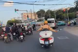 Vượt dòng xe giờ tan tầm, CSGT mở đường đưa "món quà sự sống" xuyên phố cứu bệnh nhân suy tim