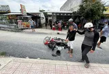 Đi xe máy trên đường, chi tiết khiến Thái Quốc Triệu không thể qua mắt lực lượng công an