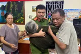 Cụ bà 91 tuổi đi lạc rồi bất ngờ ngất xỉu, diễn biến sau đó khiến nhiều người xúc động