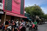 Tiệm vàng Hồng Phúc tạm dừng hoạt động, công an có mặt điều tiết giao thông trước cửa