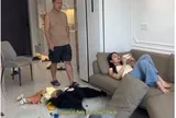 Chồng than "Em ở nhà không làm gì cả", hành động của người vợ ngày hôm sau khiến chồng vô cùng bối rối