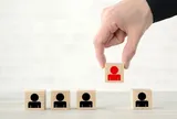 Những ai được xác định là người hoạt động không chuyên trách dôi dư sau sáp nhập thôn, tổ dân phố?