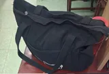 Đánh rơi giỏ xách màu đen, cô gái bất ngờ nhận cuộc gọi từ công an