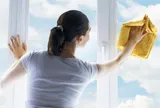 3 nguyên liệu có sẵn trong bếp giúp kính sạch bong, sáng bóng chỉ sau vài phút