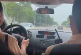 Xe cứu thương hỏng giữa đường, CSGT đưa bé 25 tháng tuổi trong tình trạng nguy kịch đến bệnh viện