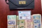 Sau khi hành khách xuống ga, tổ tàu phát hiện món đồ đặc biệt bị bỏ quên trên giường