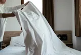 Bao lâu nên giặt chăn, ga, gối? Lịch giặt đúng chuẩn giúp giường luôn thơm tho, sạch sẽ
