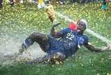 Nhà vô địch World Cup Benjamin Mendy bán bản sao cúp vàng với giá hơn 54.000 euro
