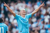 Erling Haaland: Gã sát thủ lạnh lùng trên sân cỏ mang trái tim của một người cha đầy ấm áp