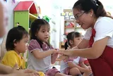 Đã chốt: Giáo viên mầm non tuyển dụng mới từ năm học 2025 - 2026 có thể được hưởng cả hỗ trợ một lần và 960.000 đồng/tháng