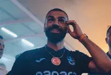 Mohamed Salah cập bến Trabzonspor, CĐV đốt pháo sáng chào đón cuồng nhiệt