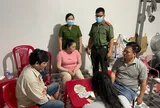 Phát hiện 2 "quý bà" làm "chuyện mờ ám" tại nhà Nguyễn Văn Minh, thu giữ nhiều tiền tại hiện trường