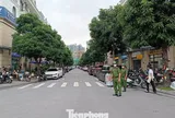 Nhiều cảnh sát xuất hiện tại nơi ở của Huấn Hoa Hồng, nguyên nhân đang được làm rõ