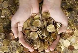 Đập tường cải tạo nhà 83 năm tuổi, nhà thầu phát hiện "kho báu" hơn 13 tỷ đồng khiến ai cũng sửng sốt