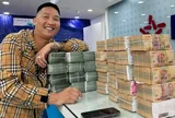 Cận cảnh căn nhà "dát vàng" của Huấn Hoa Hồng