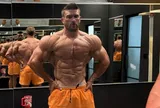 Ryan Terry lộ diện với thể trạng cực đỉnh, hướng đến cột mốc lịch sử tại Mr. Olympia 2026