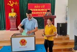 Sau sáp nhập, Trưởng thôn chuyển làm Phó Trưởng thôn có được hưởng chế độ tinh giản?