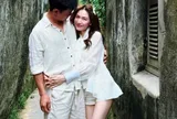 Lâu ngày mới đi du lịch chung, Hòa Minzy và chồng sắp cưới gây bão mạng với loạt khoảnh khắc cực "tình"