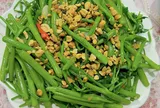 Xào rau muống muốn xanh giòn, không bị thâm: Nhớ thêm ngay 1 thứ nước này vào