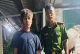 Bé trai 14 tuổi đi trong đêm mưa đã về với gia đình