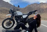 Hoa hậu đẹp bậc nhất Việt Nam tự lái mô tô chinh phục cung đường Himalaya cao 5.600m, nói về cảm giác tự do