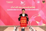 Tiền vệ Nguyễn Hoàng Đức ký hợp đồng mới, tiếp tục đồng hành cùng Ninh Bình đến năm 2030