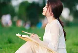 Cổ nhân dặn, phụ nữ càng khôn ngoan càng biết “giả ngốc” đúng lúc: 3 chuyện không cần hơn thua